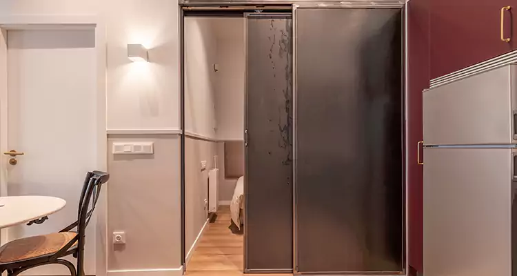 We Fix Closet Sliding Door in Pinewood, FL 