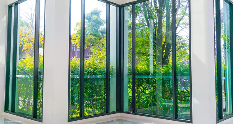 Emergency Balcony Door Glass Repair in Pinewood, FL
