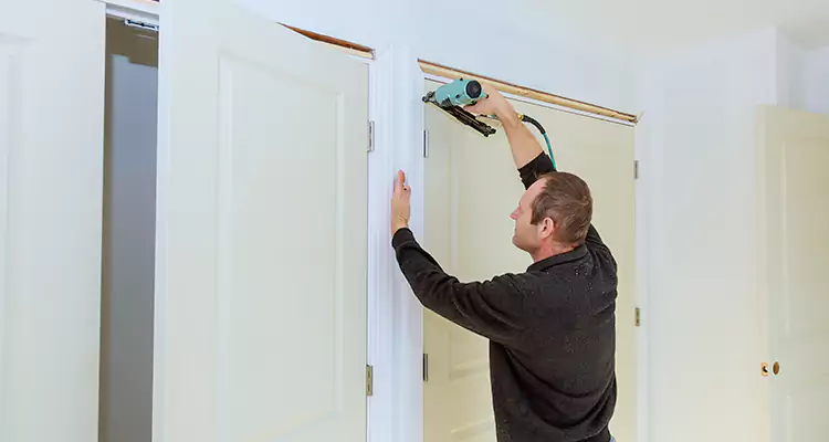 Top Rated Door Fixing ServiceFixing Garage Door Track in Pinewood, FL