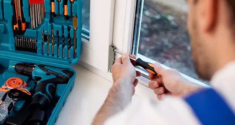 Mirrored Sliding Doors Replacement Expert in Pinewood, FL